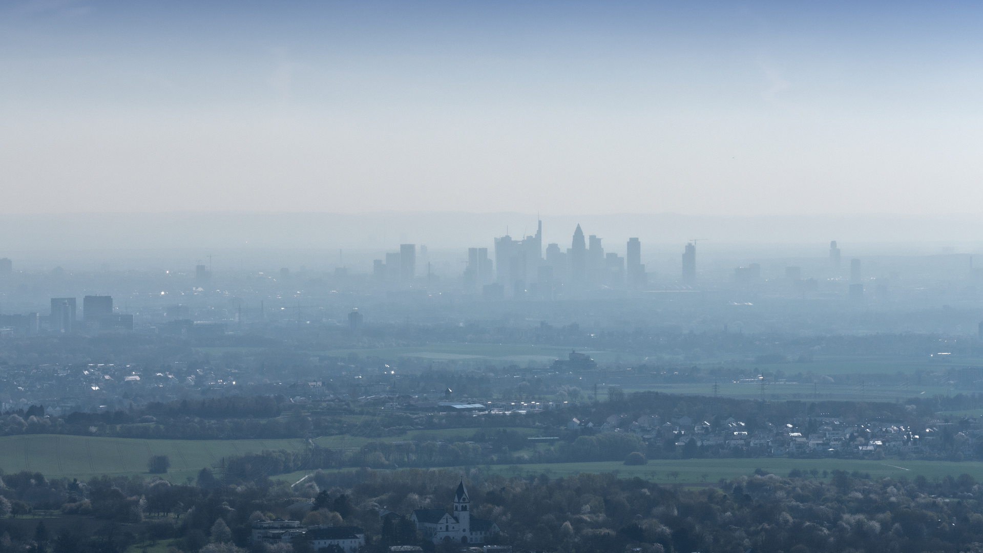 Frankfurt aus der Ferne