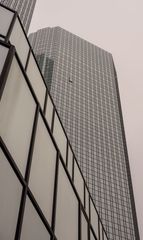 Frankfurt - Bahnhofsviertel - Taunusanlage - Deutsche Bank Hochhaus - 04