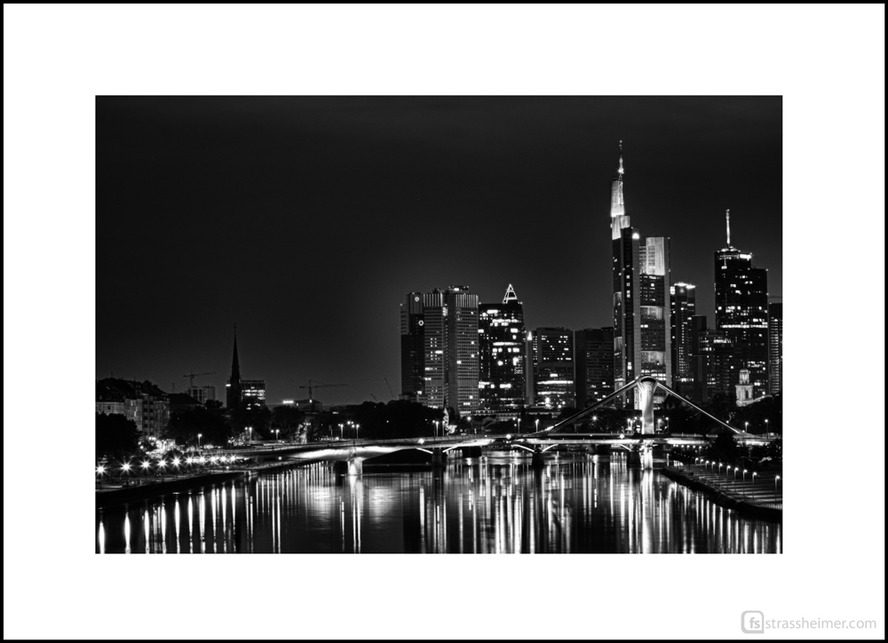 ** Frankfurt bei Nacht **
