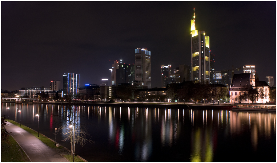 Frankfurt bei Nacht - der zweite Versuch