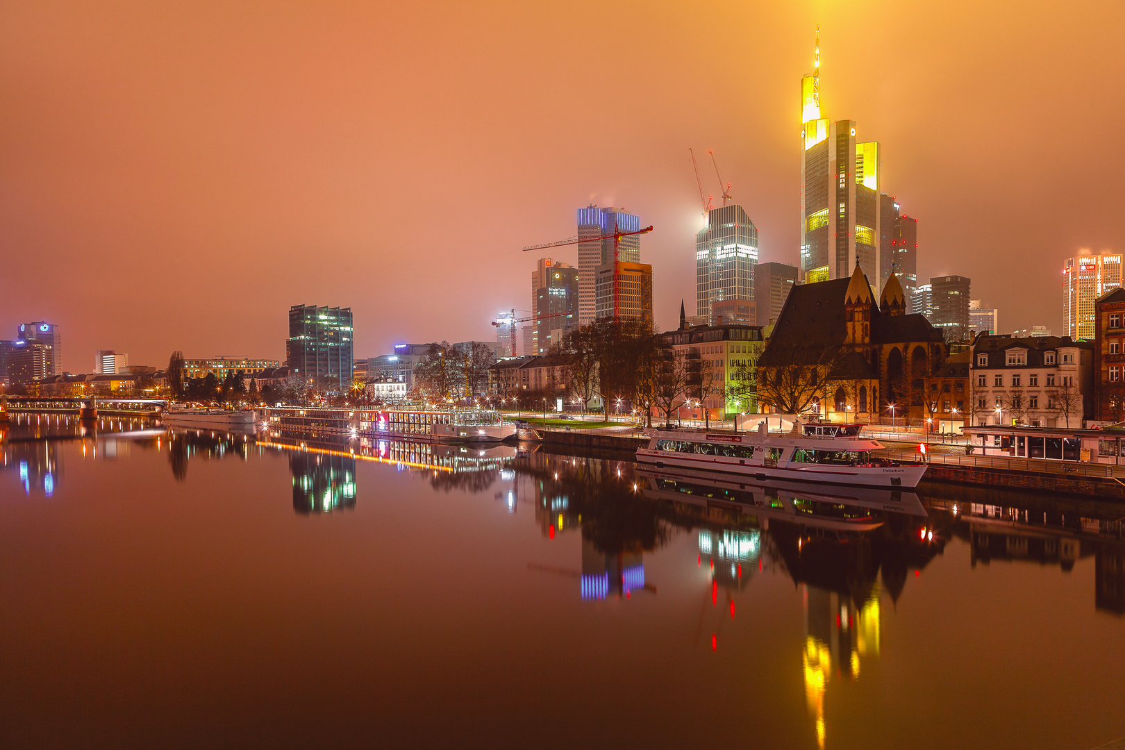 Frankfurt bei Nacht u. Nebel