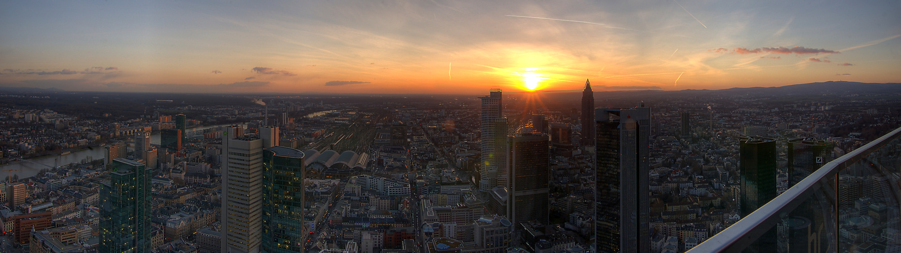 Frankfurt bei Sonnenuntergang