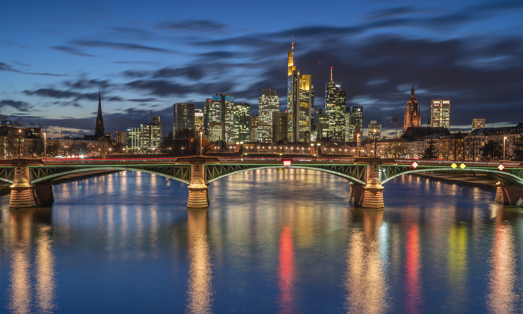 Frankfurt, Blick aufs Hochhausviertel - II