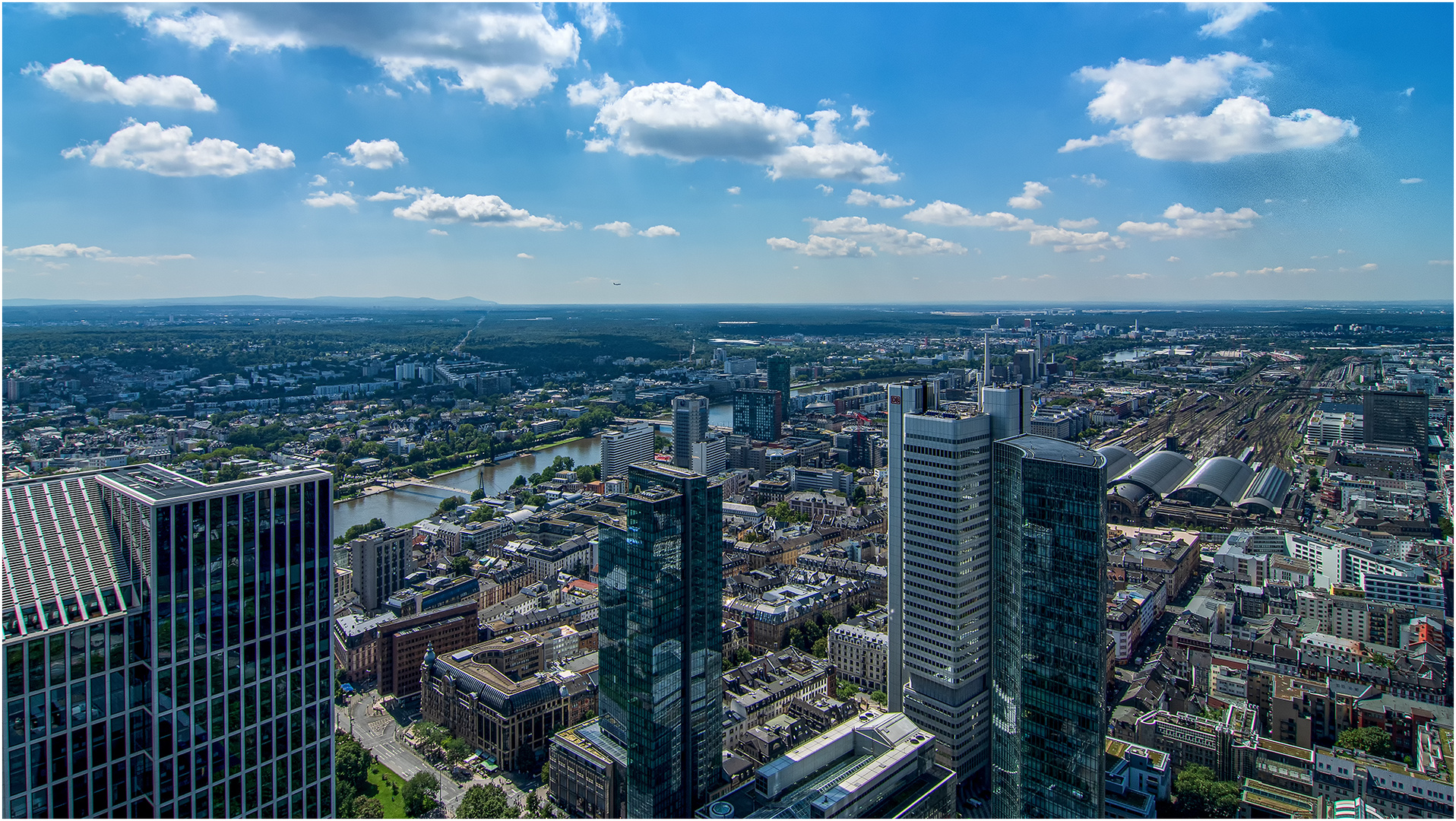 Frankfurt +++ Blick vom Maintower