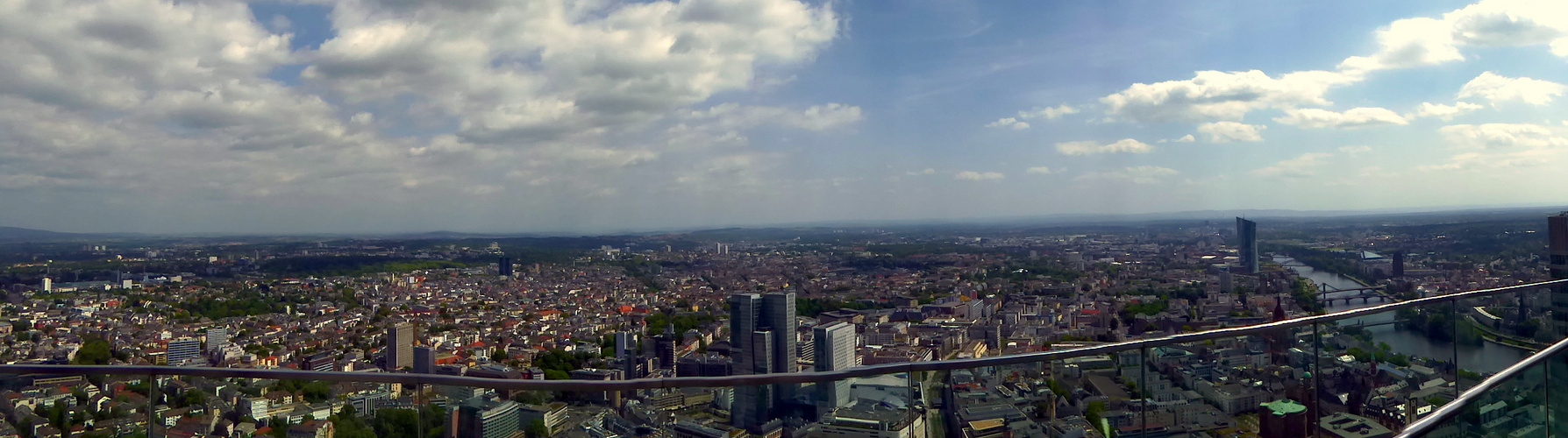 Frankfurt: Blick vom Maiower