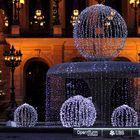 Frankfurt : Brunnen vor der Alten Oper am 2. Advent