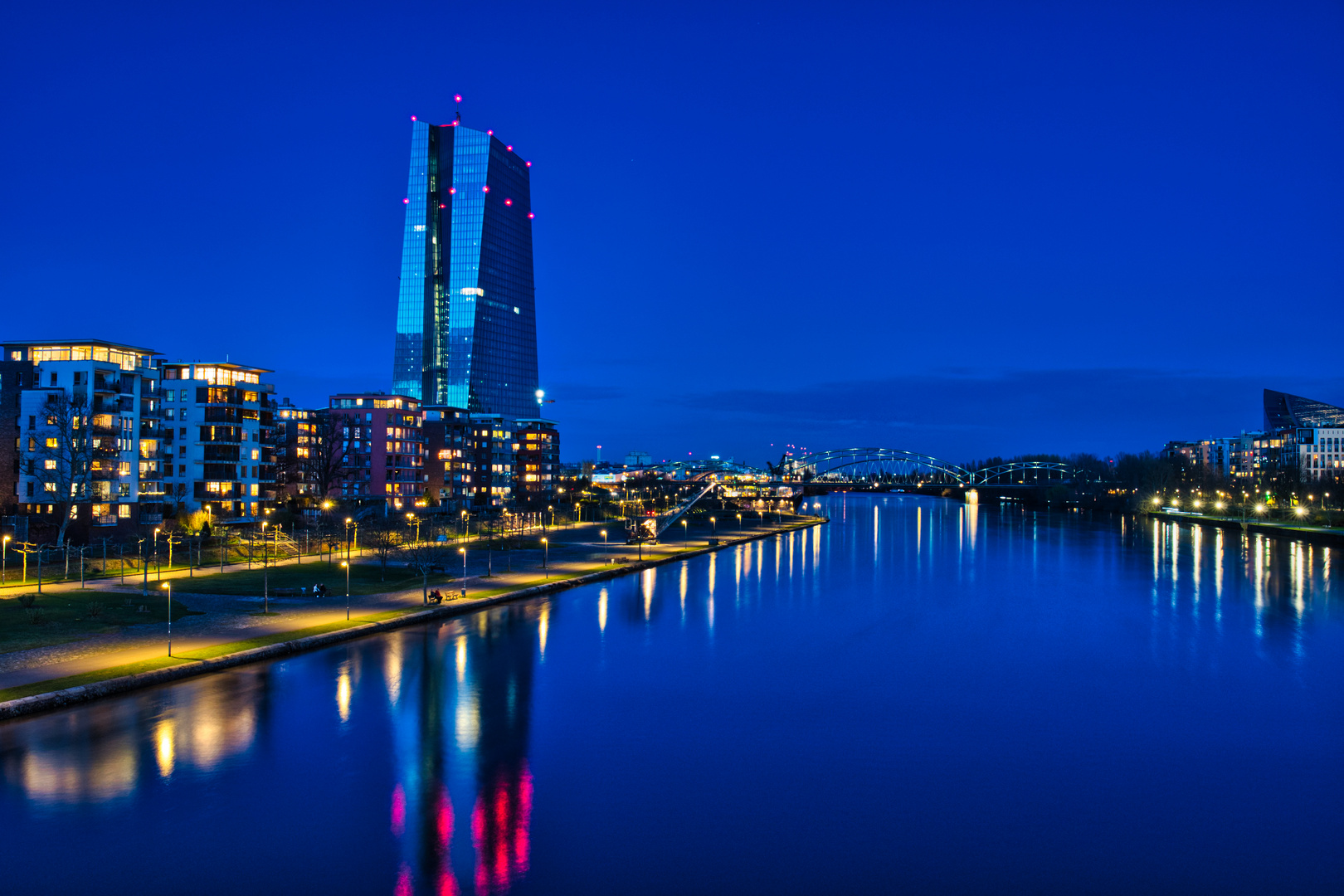 Frankfurt by night