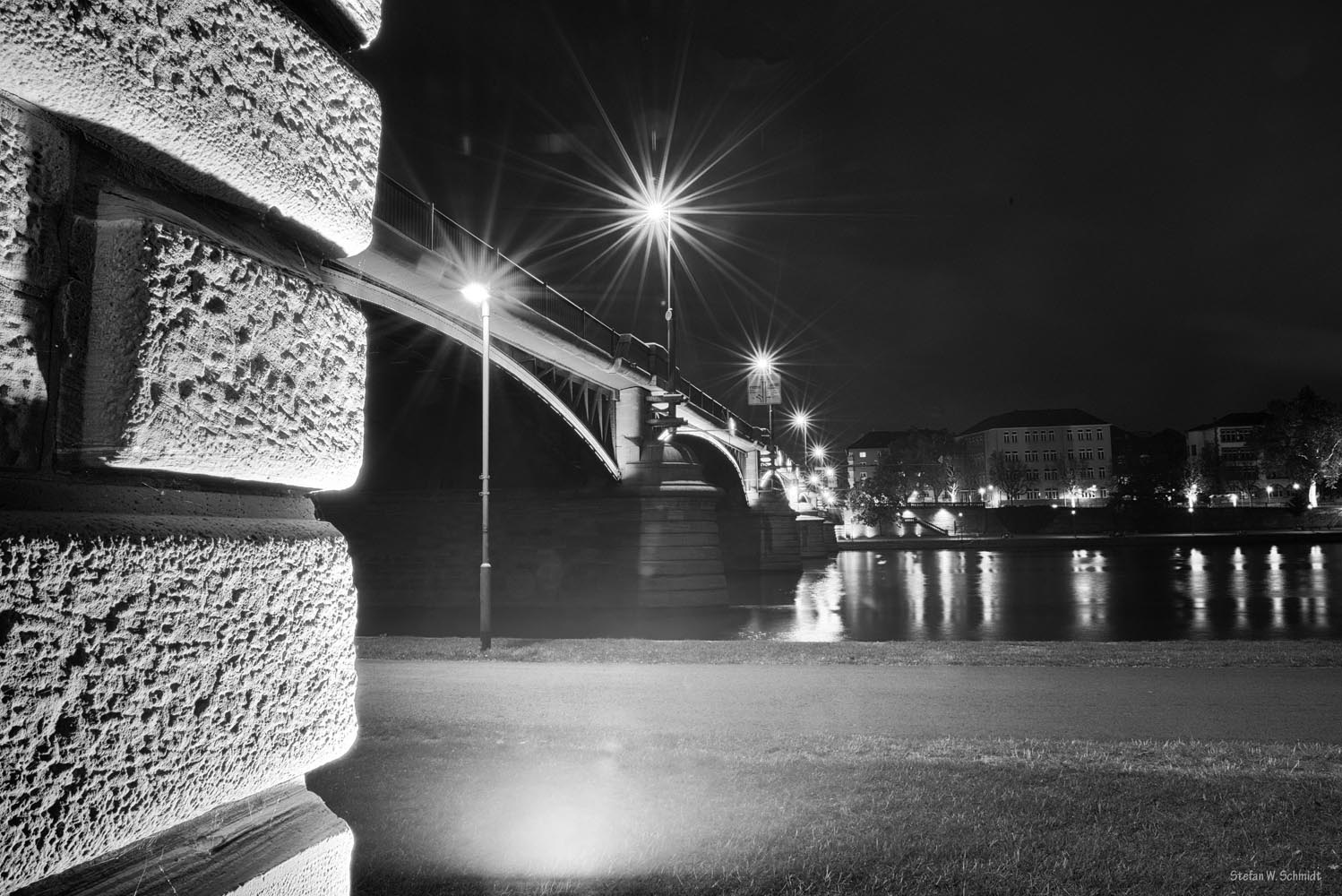 Frankfurt by Night - some other Bridge