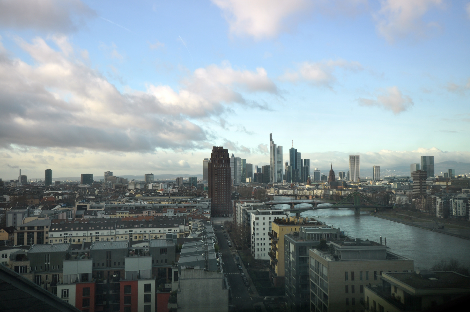 Frankfurt Deutschherrnviertel, Sachsenhausen, Dom und Skyline