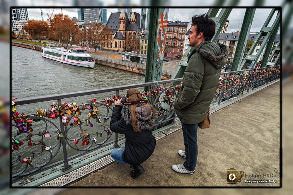 Frankfurt Eiserner Steg . . . Liebe ist nichts für Feiglinge . . .