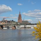 Frankfurt: Eiserner Steg mit Dom und Altstadt Ostern 2015