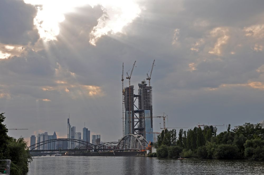 Frankfurt: EZB-Neubau und neue Mainbrücke