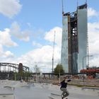 Frankfurt EZB-Neubau und neue Skaterbahn im Hafenpark