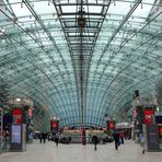 Frankfurt-Flughafen: Fernbahnhof Glashalle 