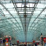 Frankfurt-Flughafen: Fernbahnhof Glashalle