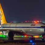 Frankfurt Flughafen LineUp 18 @Night Condor Boeing 767 Retro 