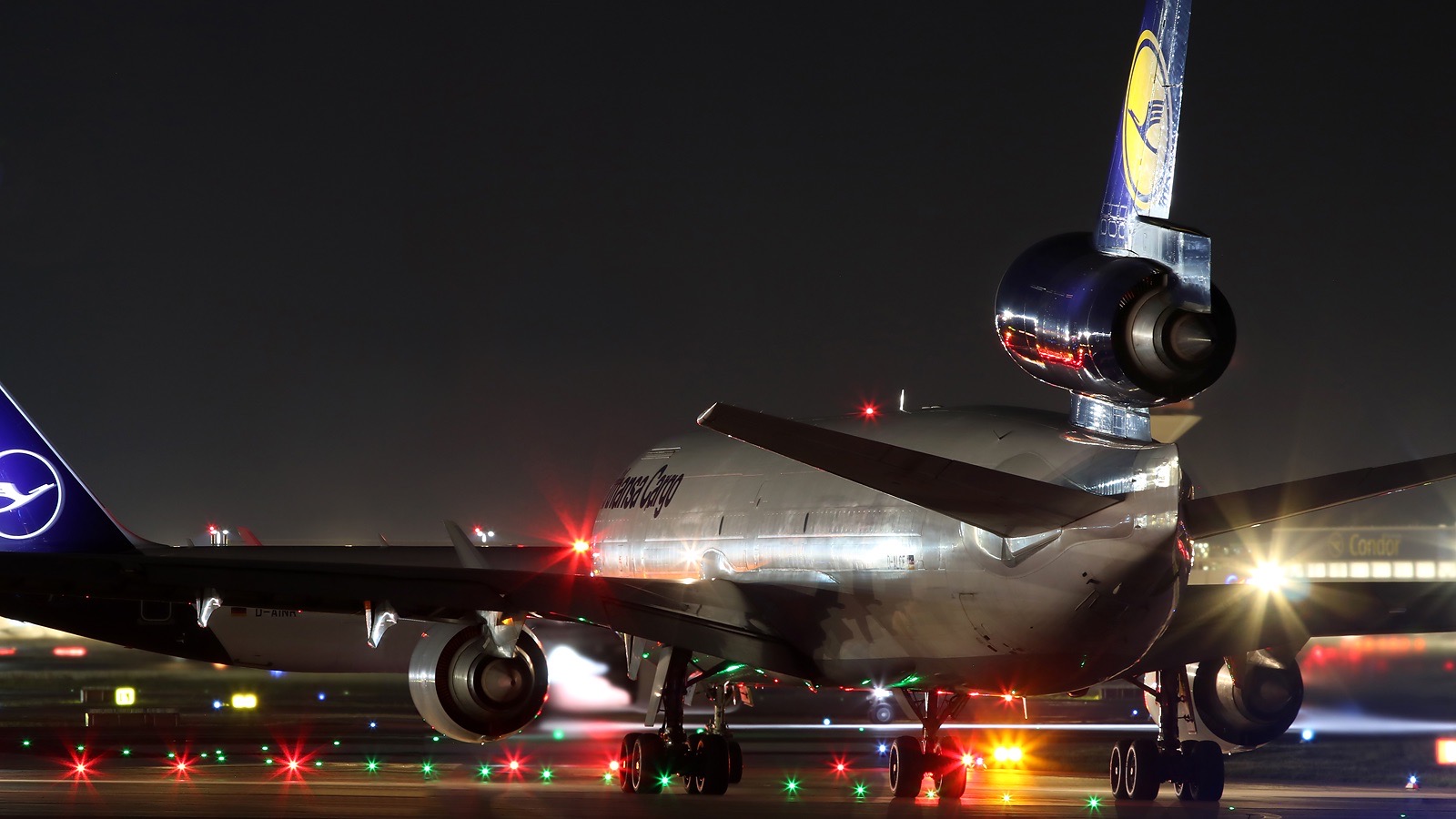 Frankfurt Flughafen LineUp 18 @Night Lufthansa Cargo MD-11F