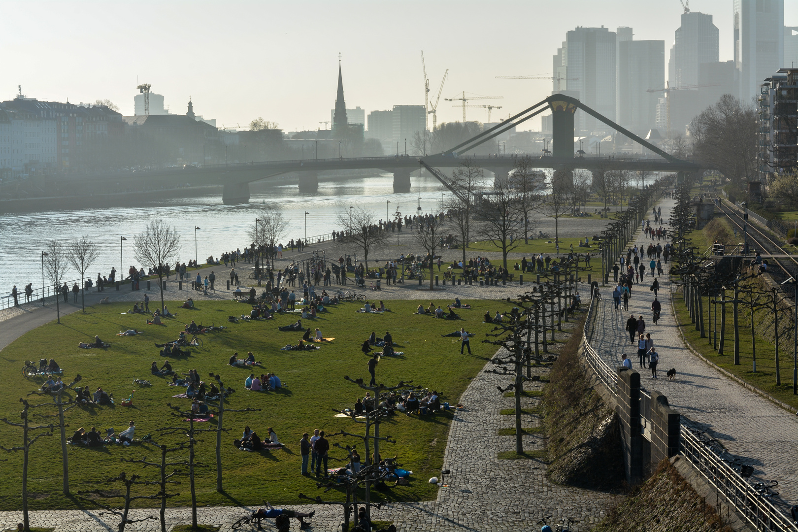 Frankfurt - Frühling an der Weseler Werft März 2014