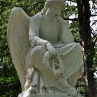 Frankfurt: Hauptfriedhof - Sitzender Engel