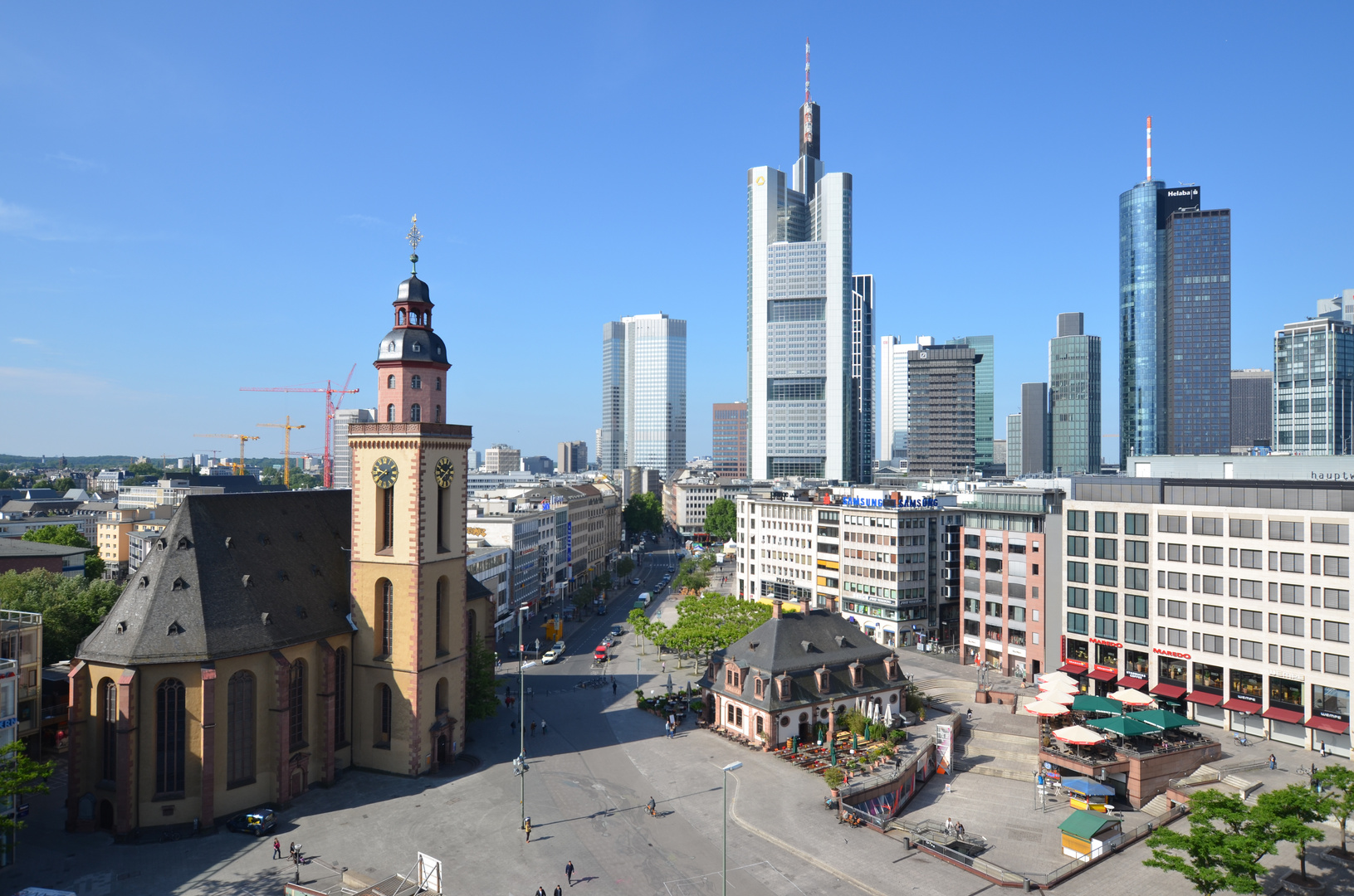 Frankfurt Hauptwache, Katharinen Kirche und Skyline