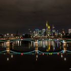 Frankfurt, Ignatz-Bubitz-Brücke mit Blick auf die Skyline