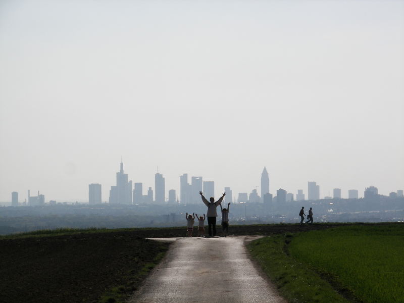 Frankfurt im Hintergrund