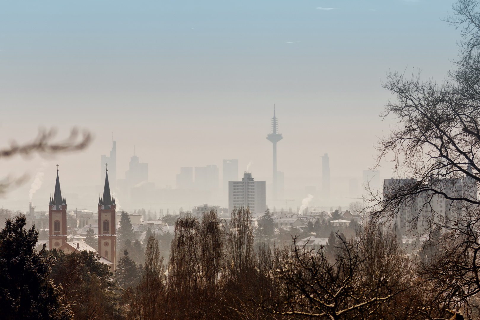 Frankfurt im Morgendunst