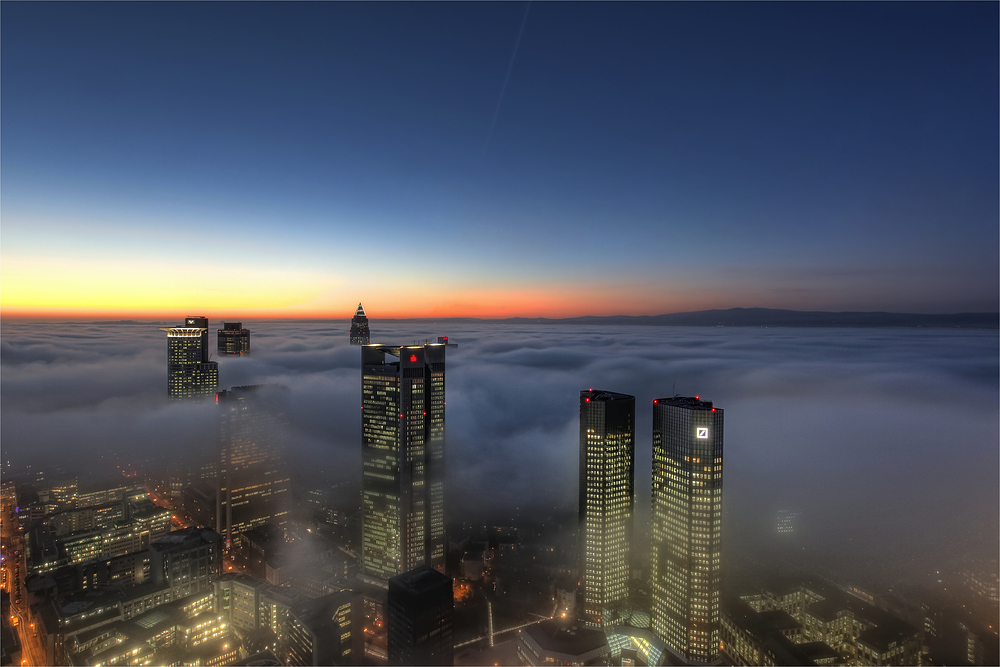 Frankfurt im Nebel