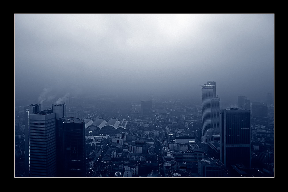 Frankfurt im Nebel