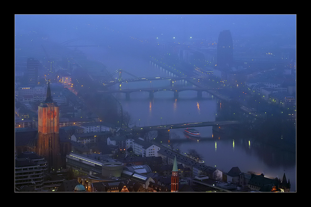 Frankfurt im Nebel II