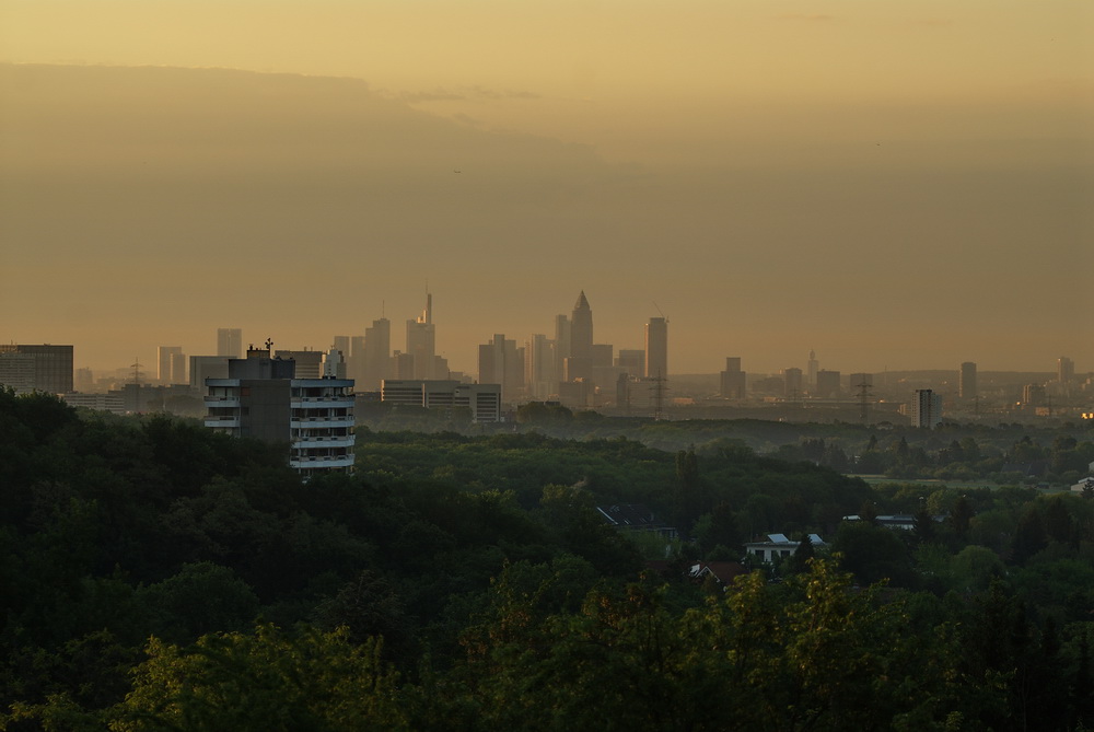 Frankfurt im Sonnenaufgang