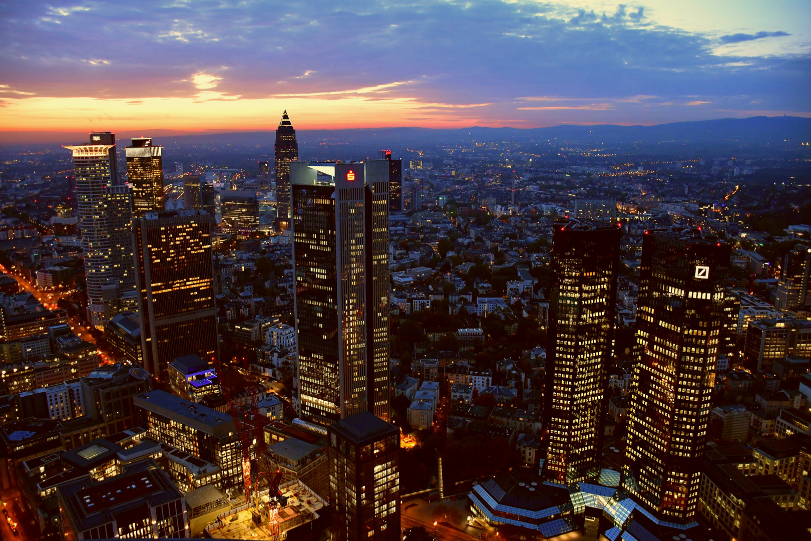 Frankfurt im Sonnenuntergang.