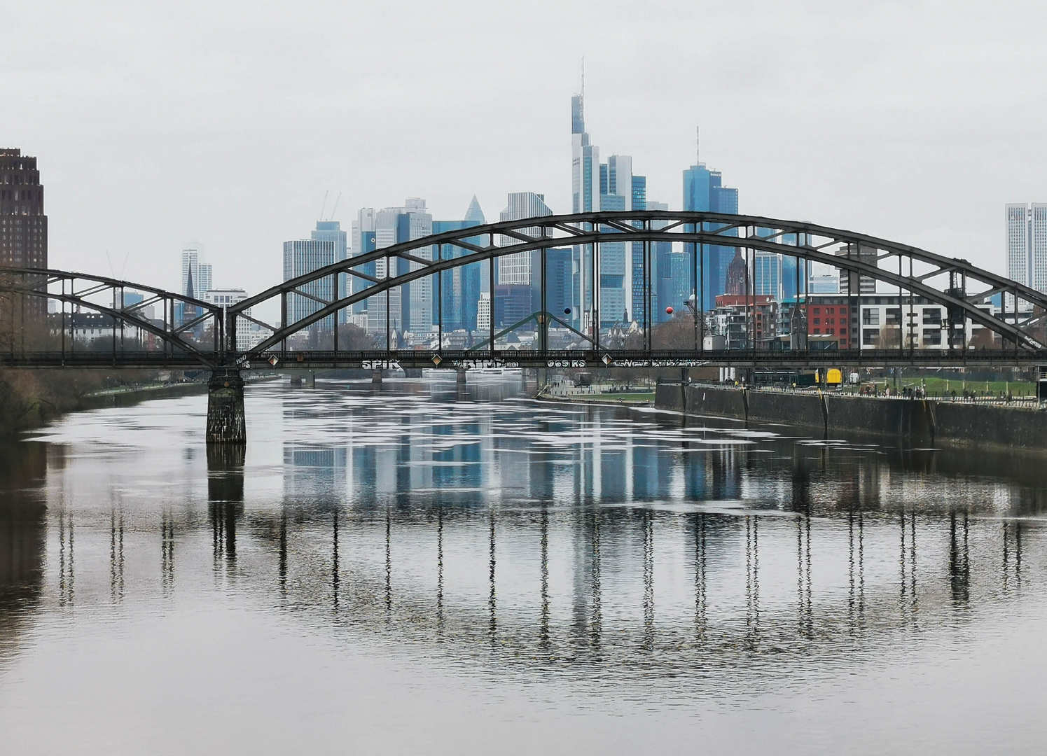 Frankfurt im Spiegel