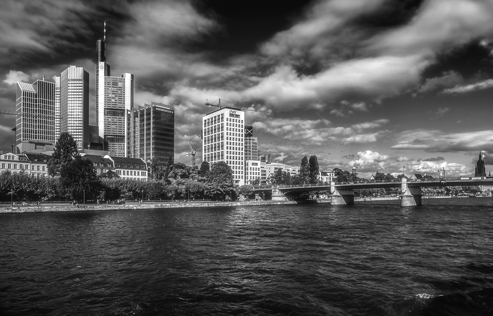 Frankfurt in black & white