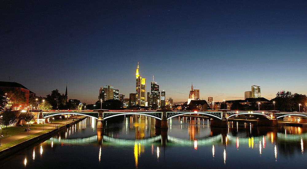 Frankfurt in Blau