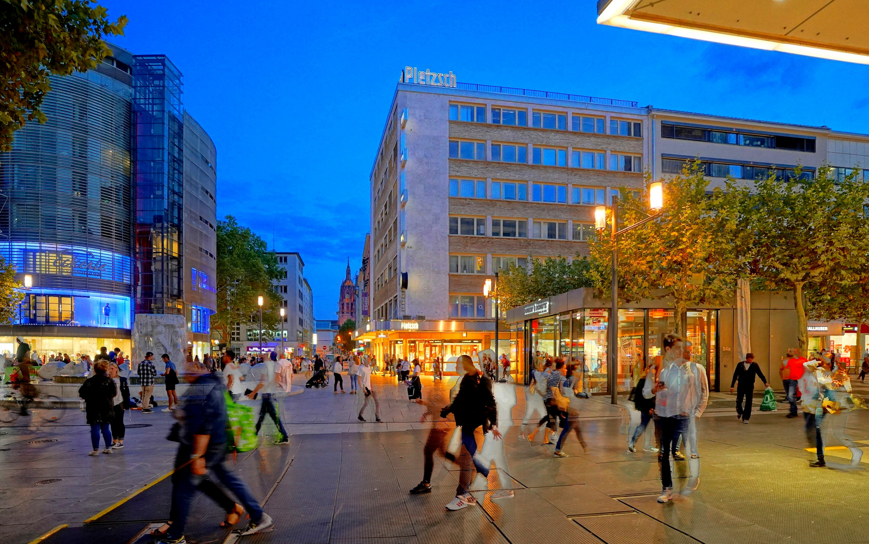 Frankfurt, in der "Zeil" (en la calle "Zeil")