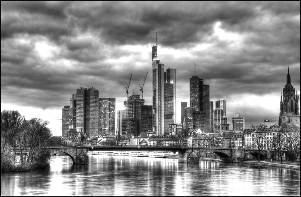 Frankfurt in Grau