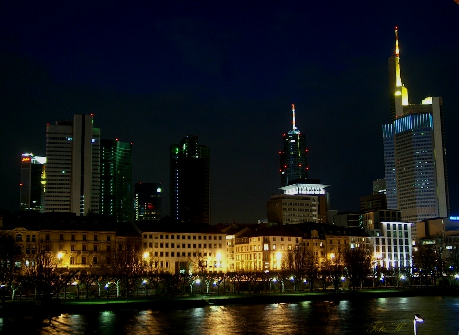 Frankfurt in the Night 5 . . .