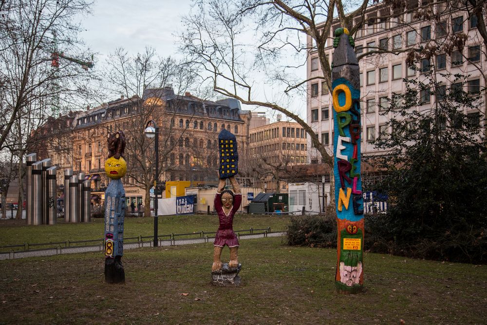 Frankfurt - Kunstwerke in der Nähe der Alten Oper