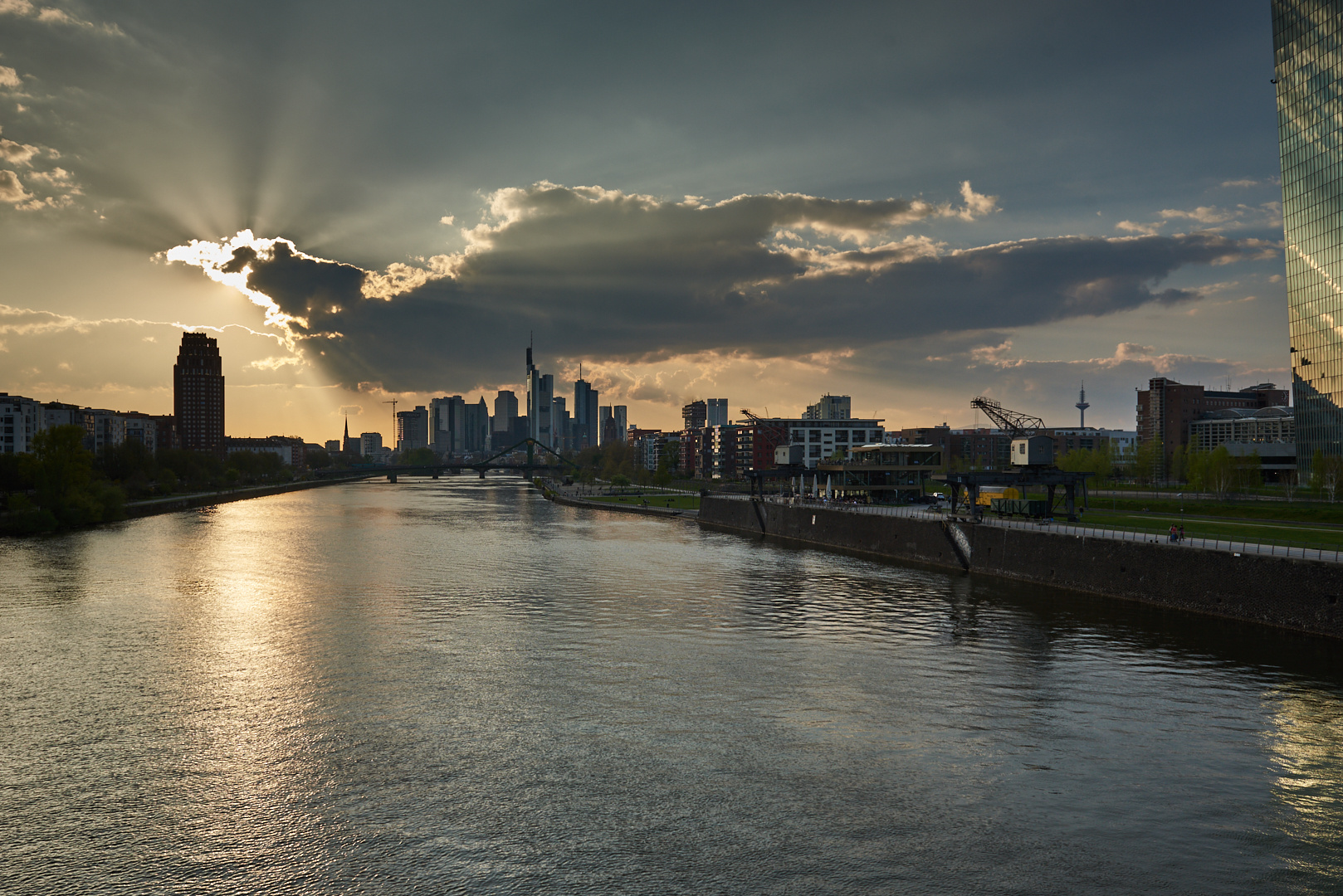 Frankfurt liegt am Main