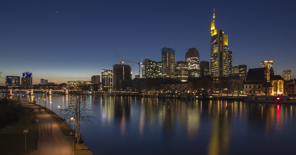 Frankfurt-Main am Abend