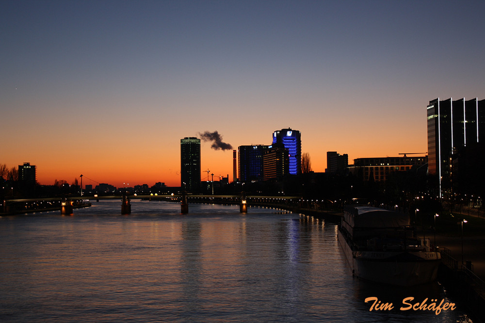 Frankfurt Main am Abend