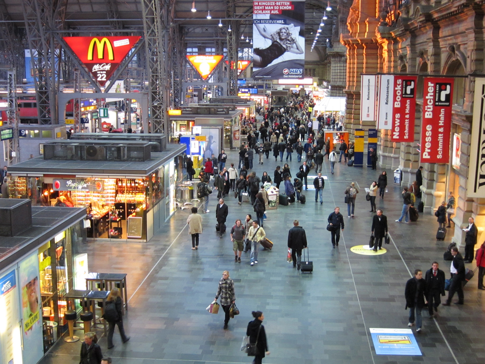 Frankfurt / Main Hbf zum Feierabend