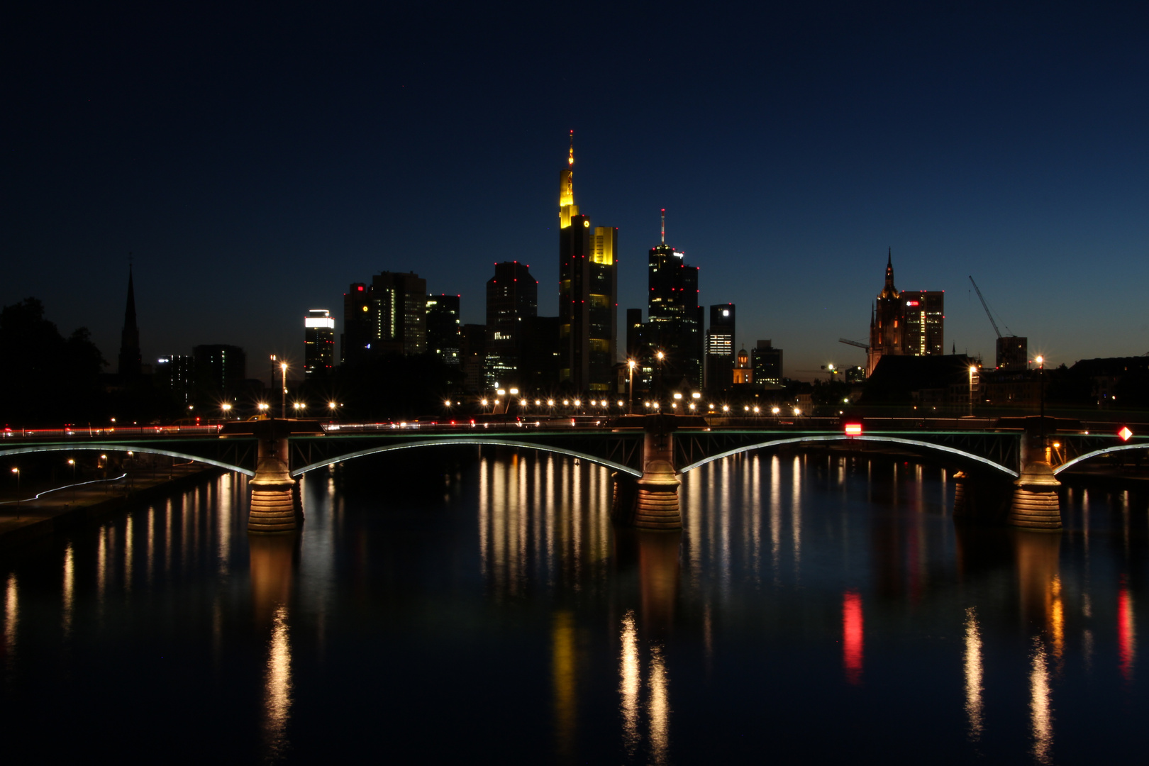 Frankfurt (Main) - Skyline bei Nacht