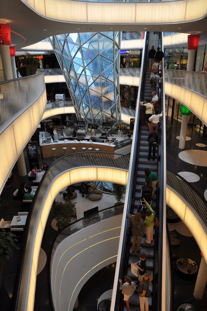 Frankfurt MyZeil: Blick auf die lange Rolltreppe