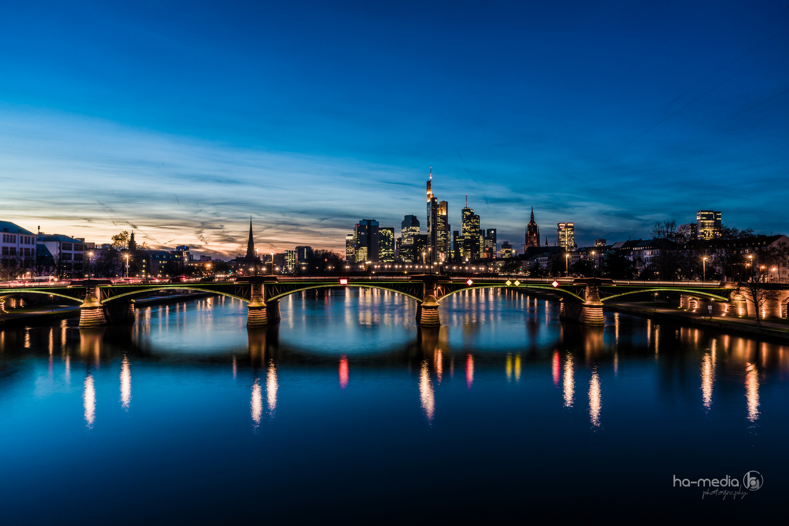 Frankfurt nach Sonnenuntergang