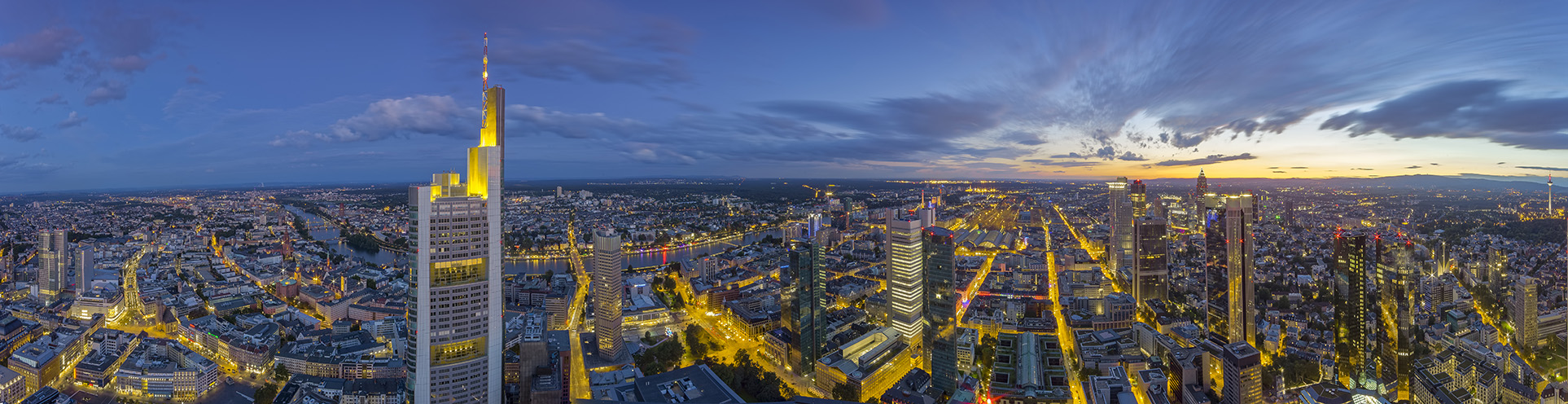 Frankfurt Nacht Luftaufnahme 270 Grad