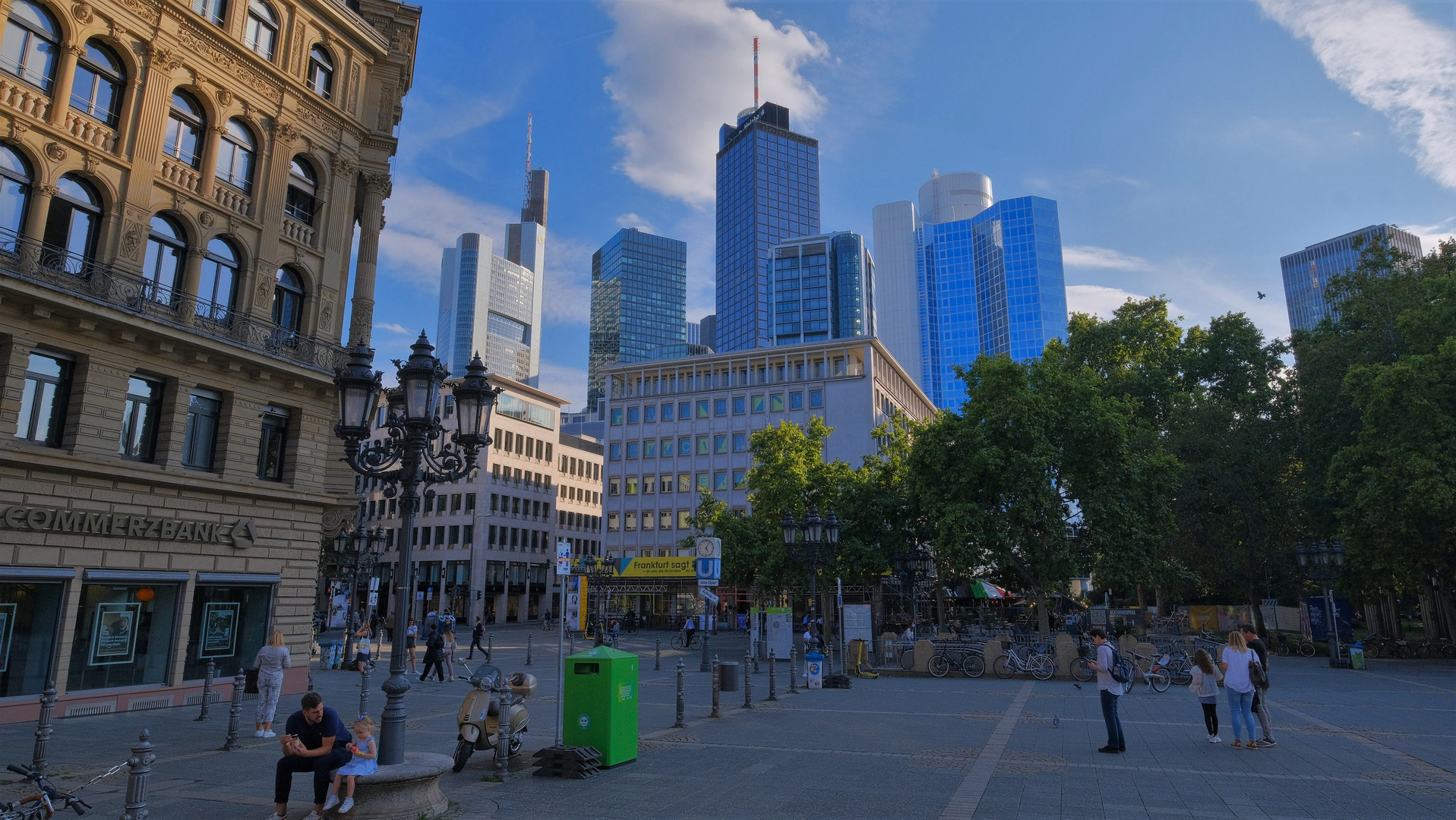 Frankfurt, Opernplatz (Frankfurt, la plaza "Opernplatz")