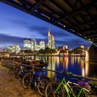 Frankfurt - Schaumainkai - Eiserner Steg - View on Main River and Bahnhofsviertel - 01