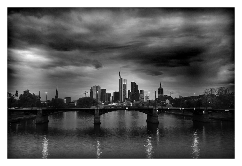 Frankfurt Schwarz Weiss Foto Bild Architektur Stadtlandschaft Motive Bilder Auf Fotocommunity